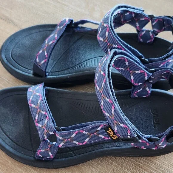 Like new Women's Teva Hurricane XLT2 Sandal - Picture 1 of 4